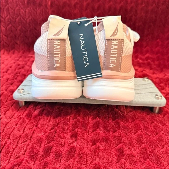 Nautica Women’s Blush and White Viburn Knit Sneakers – NWT Size 8.5 - Picture 6 of 8